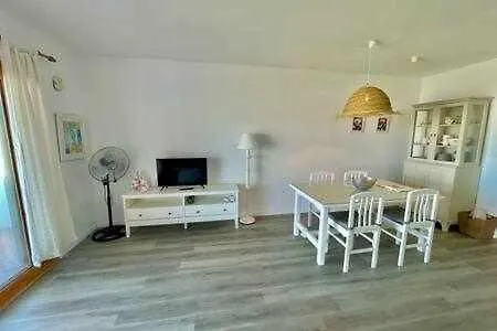 Ponent Planta Baja Con Vistas Al Mar Y Piscinas Apartman
